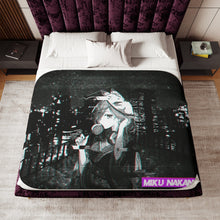 Load image into Gallery viewer, Glicht Miku Sherpa Blanket