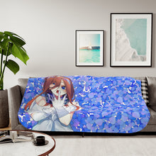 Load image into Gallery viewer, Miku Nakano Sherpa Blanket