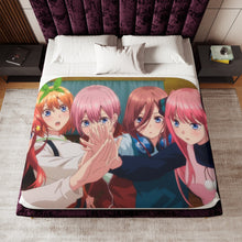 Load image into Gallery viewer, Gotoubun no Hanayome Sherpa Blanket