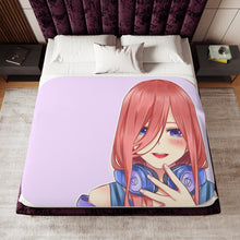 Load image into Gallery viewer, The Quintessential Quintuplets Miku Nakano Sherpa Blanket