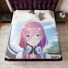 Load image into Gallery viewer, The Quintessential Quintuplets Miku Nakano Sherpa Blanket