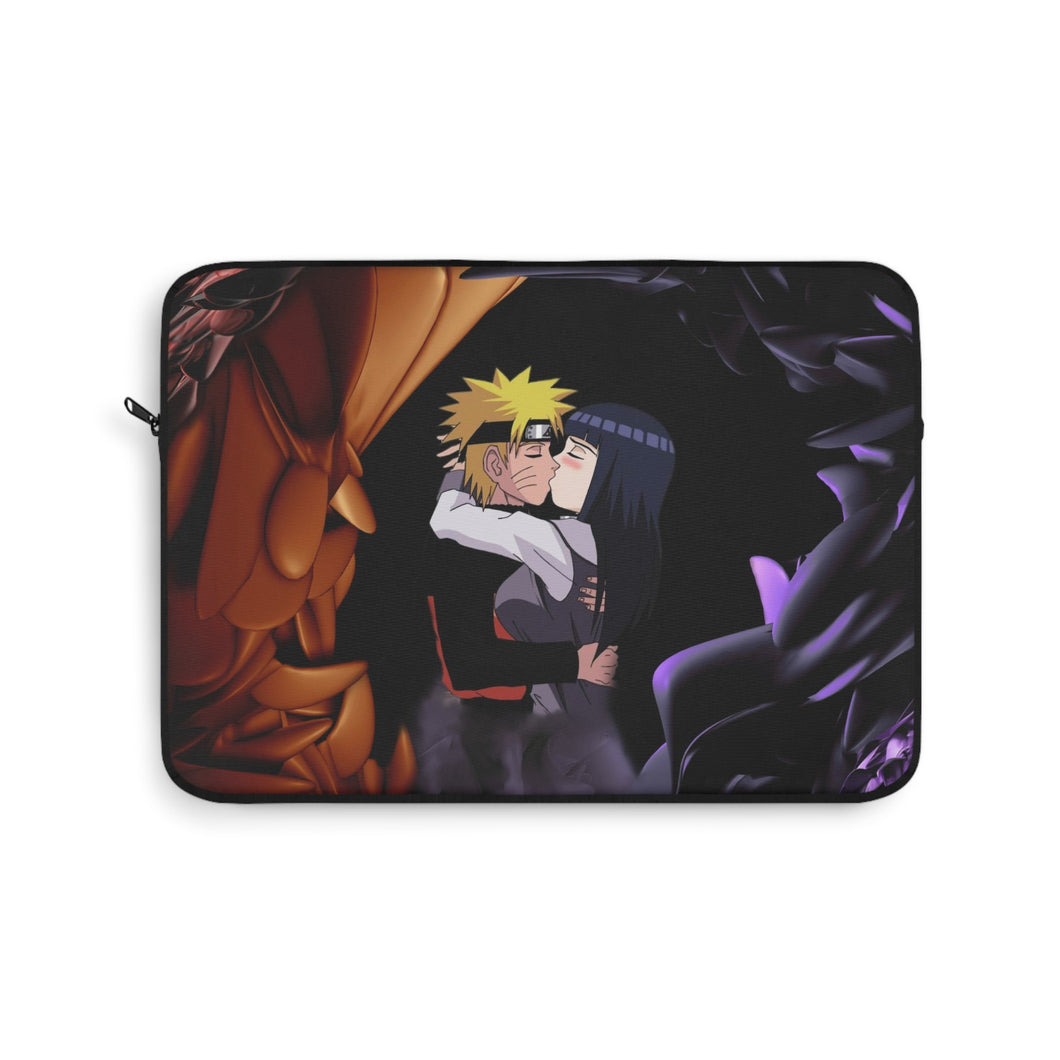 Naruto and Hinita Kissing Laptop Sleeve