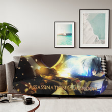 Load image into Gallery viewer, Nagisa Shiota VS Koro-sensei Sherpa Blanket
