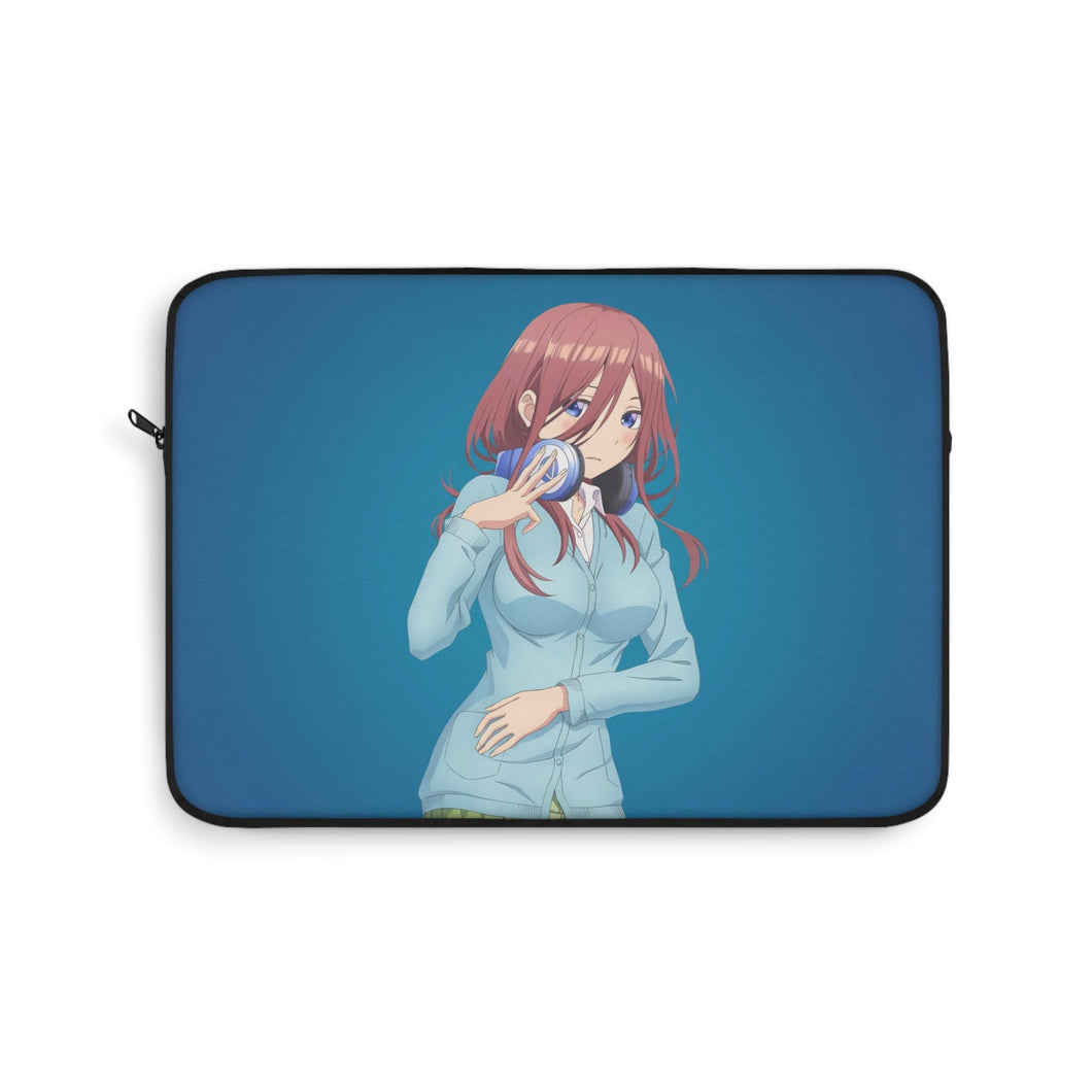 Miku Nakano from 5-Toubun no Hanayome Laptop Sleeve