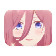 Load image into Gallery viewer, Miku Nakano Sherpa Blanket
