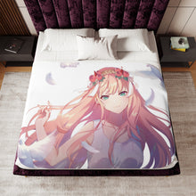 Load image into Gallery viewer, Darling in the FranXX Sherpa Blanket

