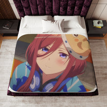 Load image into Gallery viewer, Miku Nakano Sherpa Blanket
