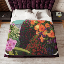 Load image into Gallery viewer, Anime Spirited Awayr Sherpa Blanket
