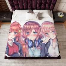 Load image into Gallery viewer, The Quintessential Quintuplets Miku Nakano, Itsuki Nakano, Nino Nakano, Yotsuba Nakano, Ichika Nakano Sherpa Blanket
