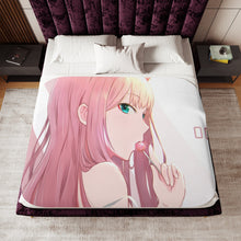 Load image into Gallery viewer, Darling In The FranXX Sherpa Blanket
