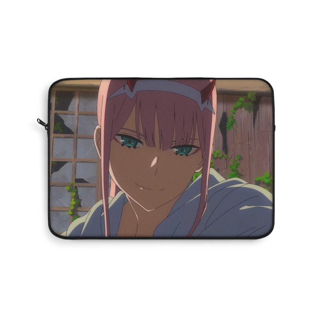 Anime Darling in the FranXX Laptop Sleeve