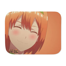 Load image into Gallery viewer, Nakano Yotsuba Sherpa Blanket
