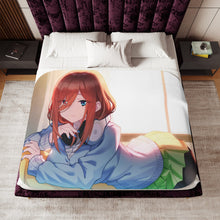 Load image into Gallery viewer, The Quintessential Quintuplets Miku Nakano Sherpa Blanket
