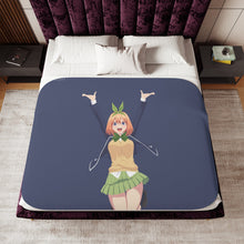 Load image into Gallery viewer, The Quintessential Quintuplets Yotsuba Nakano Sherpa Blanket
