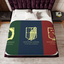 Load image into Gallery viewer, Shingeki no Kyojin Sherpa Blanket
