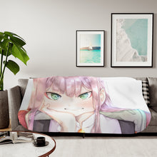 Load image into Gallery viewer, Darling In The FranXX Sherpa Blanket
