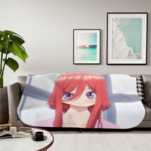 Load image into Gallery viewer, Itsuki Nakano Sherpa Blanket
