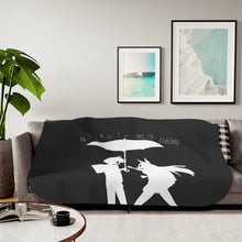 Load image into Gallery viewer, Nisekoi Chitoge Kirisaki Sherpa Blanket

