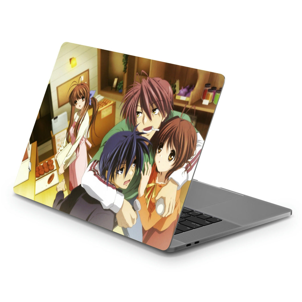 Clannad Tomoya Okazaki, Nagisa Furukawa, Akio Furukawa, Sanae Furukawa  Macbook Skin